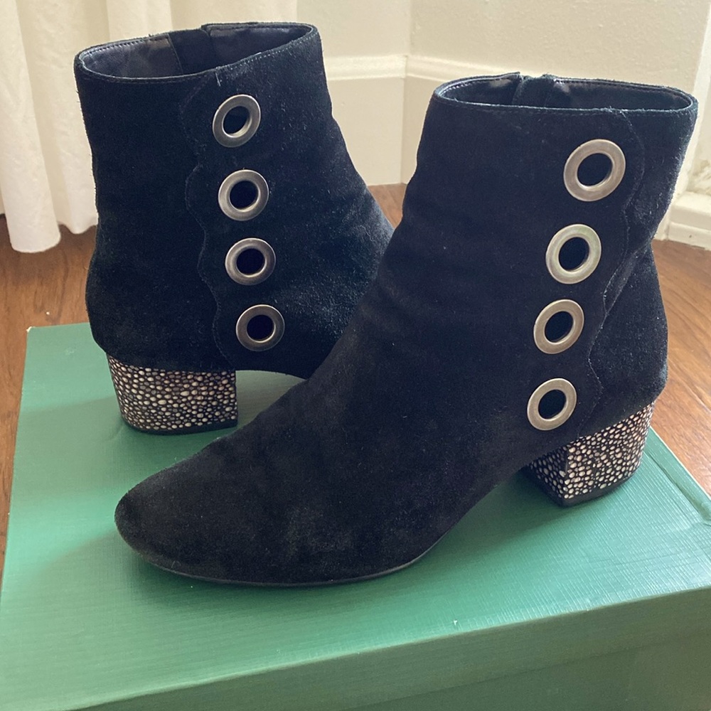 LOGO by Lori Goldstein booties - Size 8.5